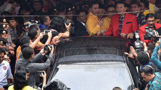 Ahok-Djarot saat daftar ke KPUD