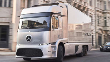 Truk masa depan rancangan Mercedes-Benz.