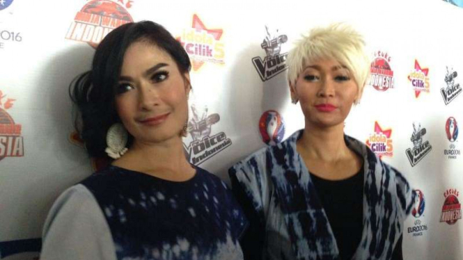Iis Dahlia dan Inul Daratista