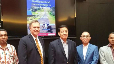 Para pembicara Seminar Pembangunan Papua di University of Groningen, Belanda.