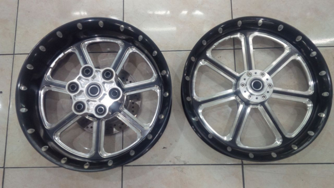 Ilustrasi pelek motor,