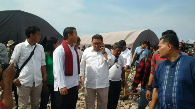Wakil Ketua DPR RI Fadli Zon mengunjungi korban penggusuran Kampung Akuarium
