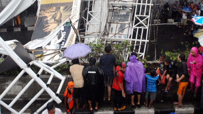 JPO Rubuh di Pasar Minggu