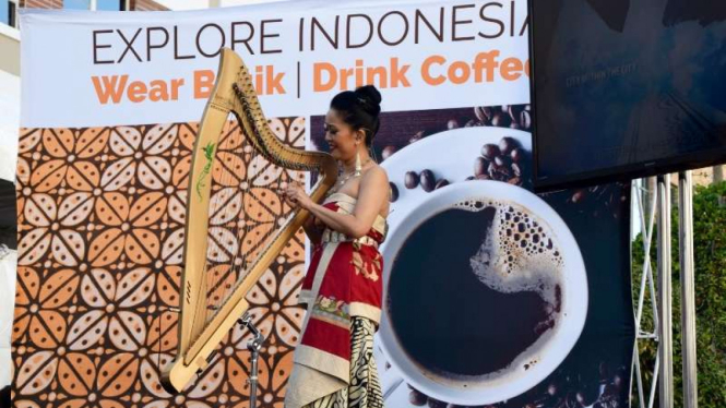 Batik dan kopi jadi bintang utama di Third Street Promenade, LA (25/9/2016)