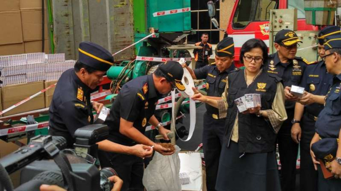 Menteri Keuangan Sri Mulyani di Kantor Pusat Bea Cukai Jakarta