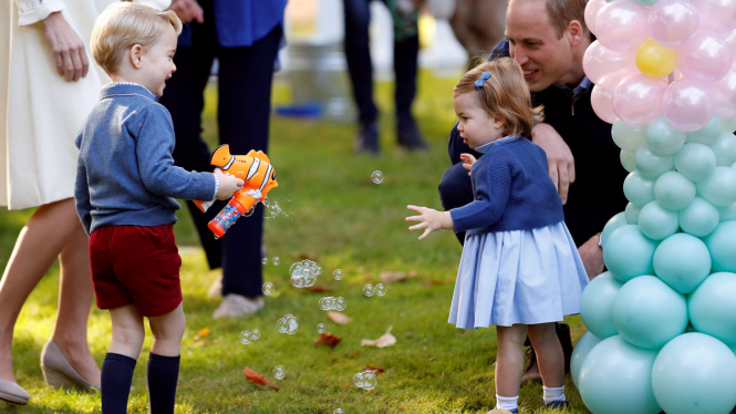 Pangeran George dan Adiknya Putri Charlotte