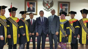 Sebagian TKI yang diwisuda di Korea Selatan.