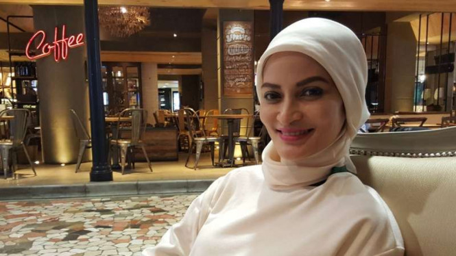 Profesional online seller, Marisa Tumbuan