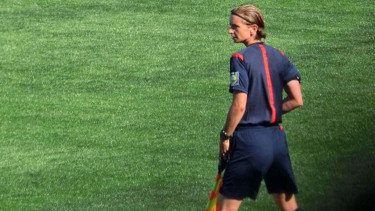 Lucie Ratajova, saat bertugas di Piala Dunia 