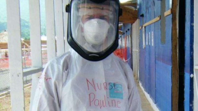 Suster Pauline Cafferkey saat berdinas di Afrika Selatan.