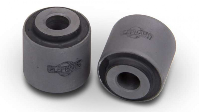Karet bushing mobil.