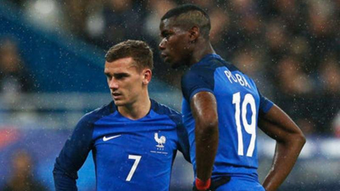 Striker Prancis, Antoine Griezmann (kiri).  
