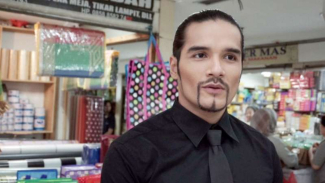 'Kutukan Gadget' Romy Rafael Tunggu Waktu yang Pas