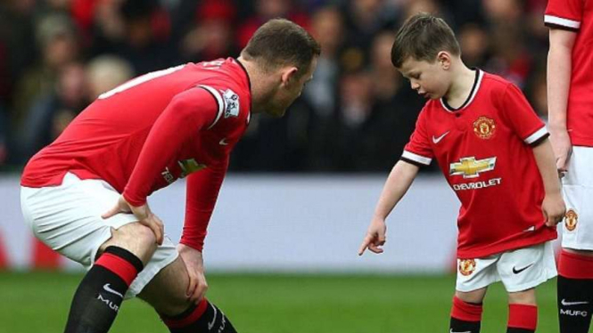 Wayne Rooney dan anaknya, Kai Rooney.
