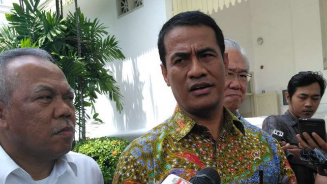 Menteri Pertanian Andi Amran Sulaiman (kanan).