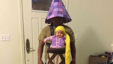 Ilustrasi anak berkostum rapunzel