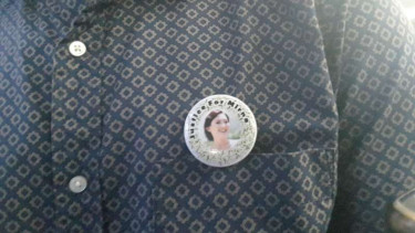 Pin untuk simpatisan Wayan Mirna Salihin.
