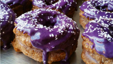 Donat dari ube atau ubi ungu