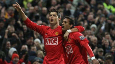 Cristiano Ronaldo dan Luis Nani saat masih berseragam Manchester United.
