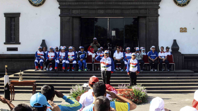 Pelepasan Kirab Peparnas XV Jabar