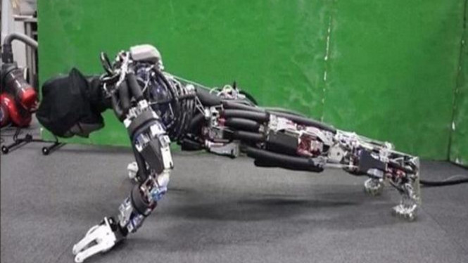 Robot yang bisa keluarkan keringat.