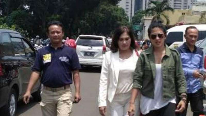 Nabila Putri datangi Polda Metro Jaya.