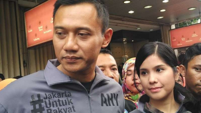 Agus Harimurti Yudhoyono dan istri. 
