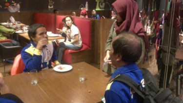 Atlet peparnas bersama LO