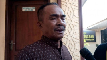 Ibrahim Tadju, suami Marwah Daud Ibrahim, di sela-sela pemeriksaan kasus Dimas Kanjeng di Markas Polda Jatim, Surabaya, pada Rabu, 19 Oktober 2016.