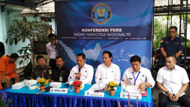Kepala BNN, Komjen Budi Waseso saat konpers di kantornya