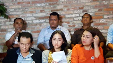 Rekan Amir dan kelurga Mirna beri keterangan