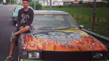 Modifikasi Holden WB