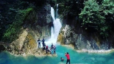 Wisata air terjun.