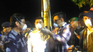 Wakil Gubernur DKI Jakarta Djarot Saiful Hidayat saat memimpin pembasmian tikus.