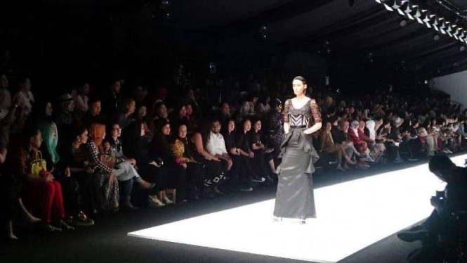Koleksi Manggali Ivan Gunawan di JFW 2017