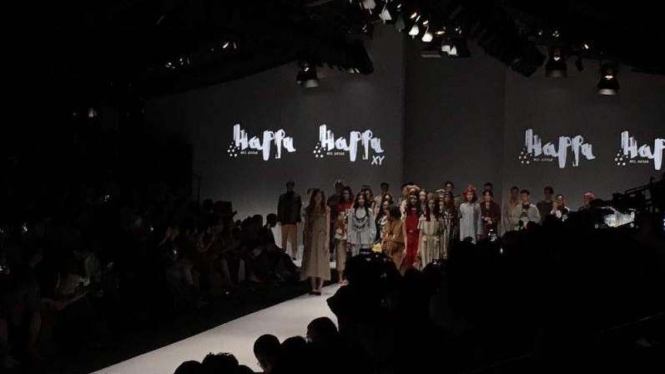Koleksi kolaborasi Andien dan Mel Ahyar di JFW 2017