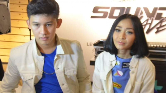 Jevin dan Rinni