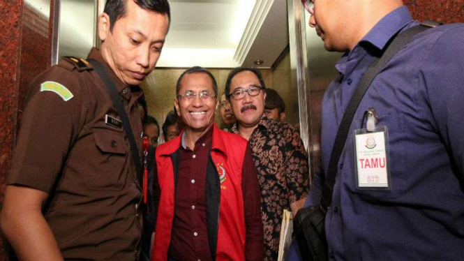 Dahlan Iskan saat diperiksa Kejati Jawa Timur