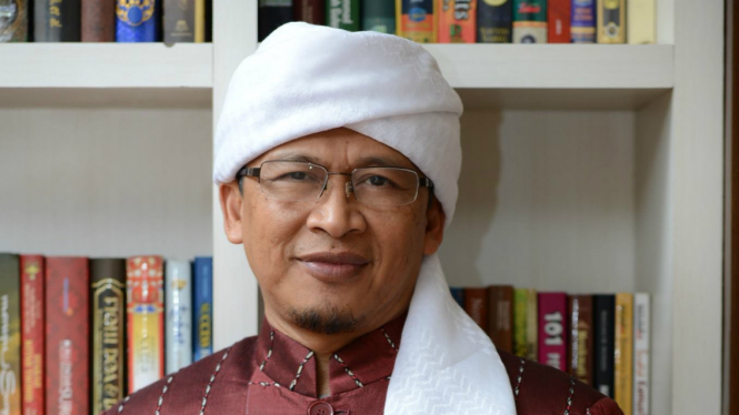 KH Abdullah Gymnastiar atau Aa Gym.