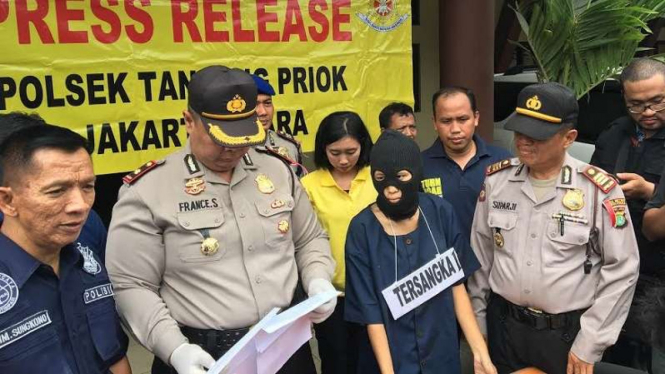Lia Marlina saat gelar perkara di Polsek Metro Tanjung Priok.