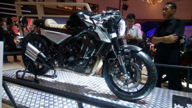 Modifikasi CB500F, cafe racer tak banyak ubahan.
