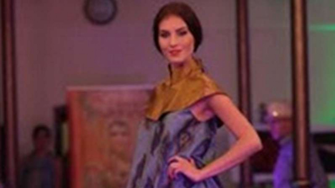 Koleksi Yavadvipa oleh Alleira Batik