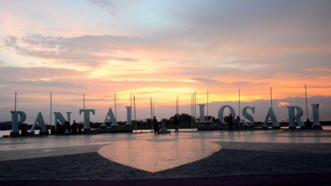 Pantai Losari, Makassar.