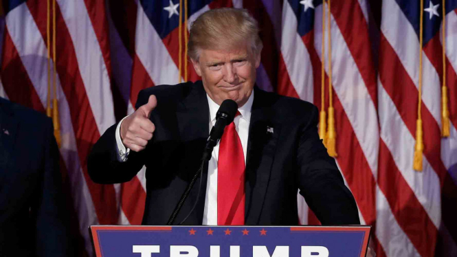 Donald Trump menjadi Presiden Amerika Serikat.