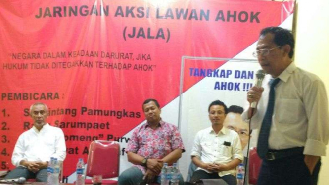 Sri Bintang Pamungkas (kanan).