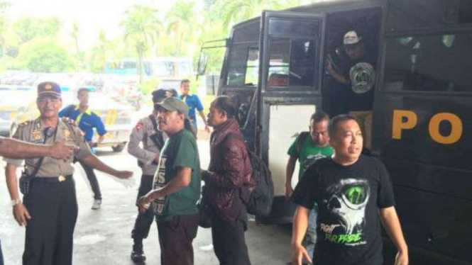 Suporter Persebaya Surabaya mendatangi lokasi Kongres PSSI di Ancol, Jakut.
