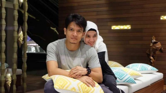 Dimas Seto dan Dhini Aminarti