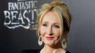 Alasan JK Rowling Pilih Johnny Depp untuk Fantastic Beasts