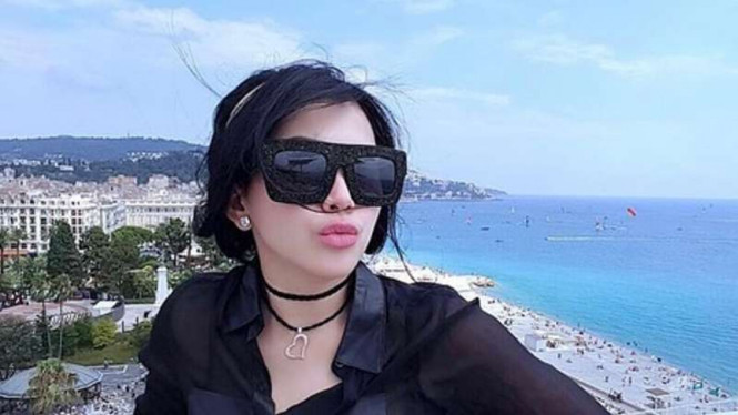 Syahrini.