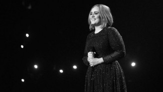 Pernyataan Membingungkan Adele di Hadapan Penggemar